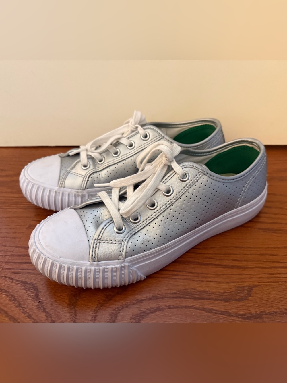 PF Flyers Metallic Silver Center Lo Sneakers Women’s Size  7 Retro Low Top